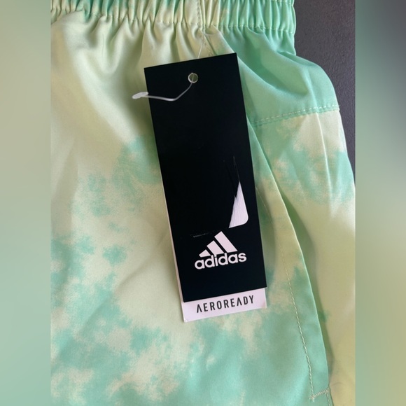 Adidas Shorts NWT Boy’s Large Size 14/16 ‘Almost Lime’ - Picture 4 of 8